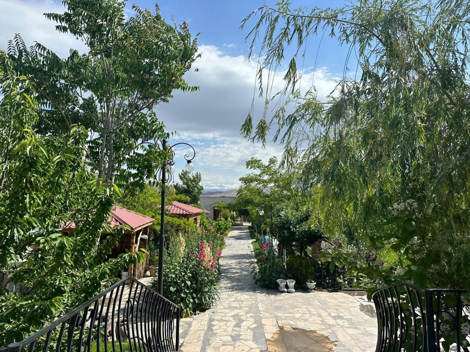Ralina Restaurant And Hotel Ararat Exterior photo